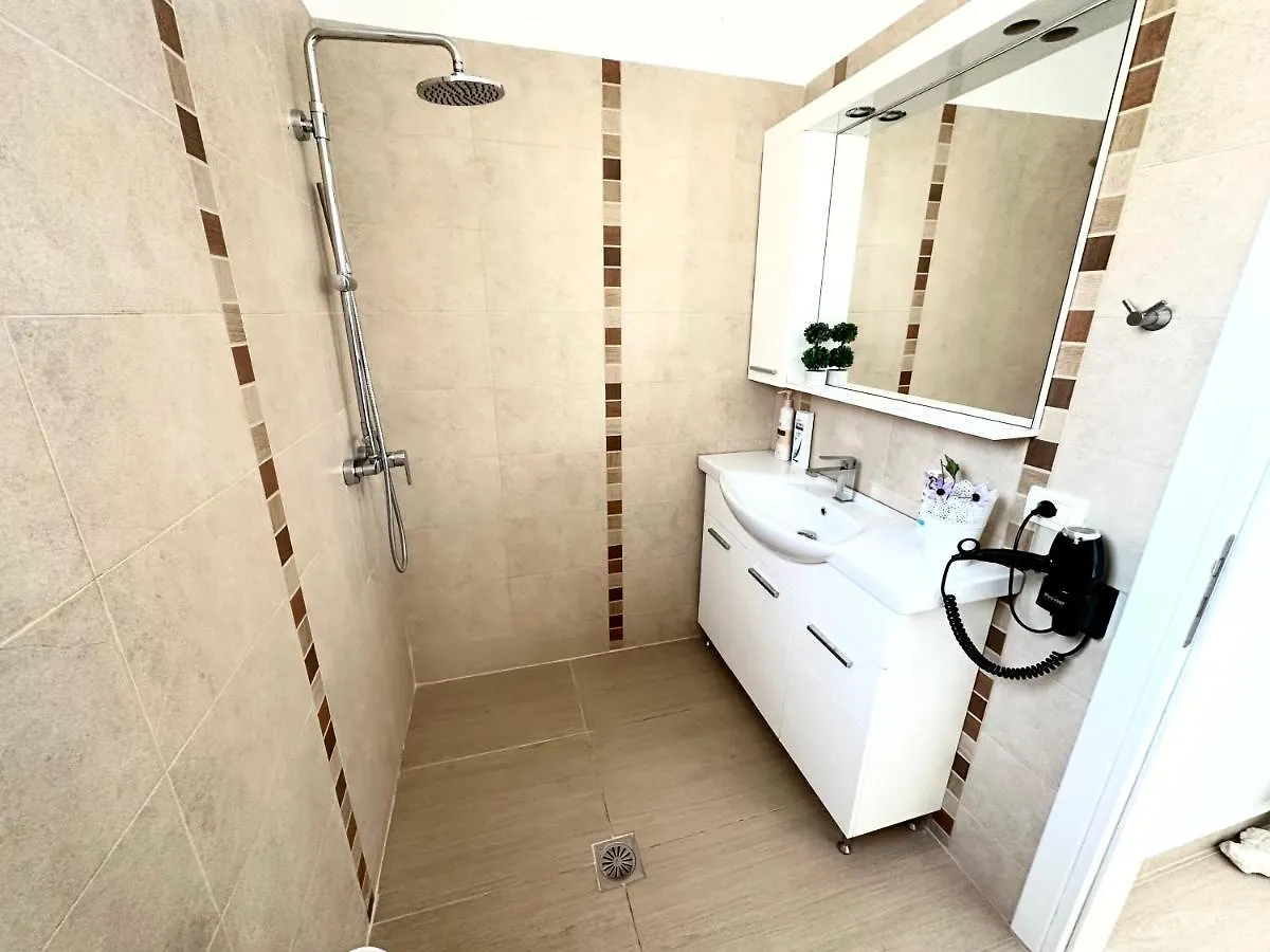 K&T Seaside Deluxe Twobedroom Apartment ساراندا