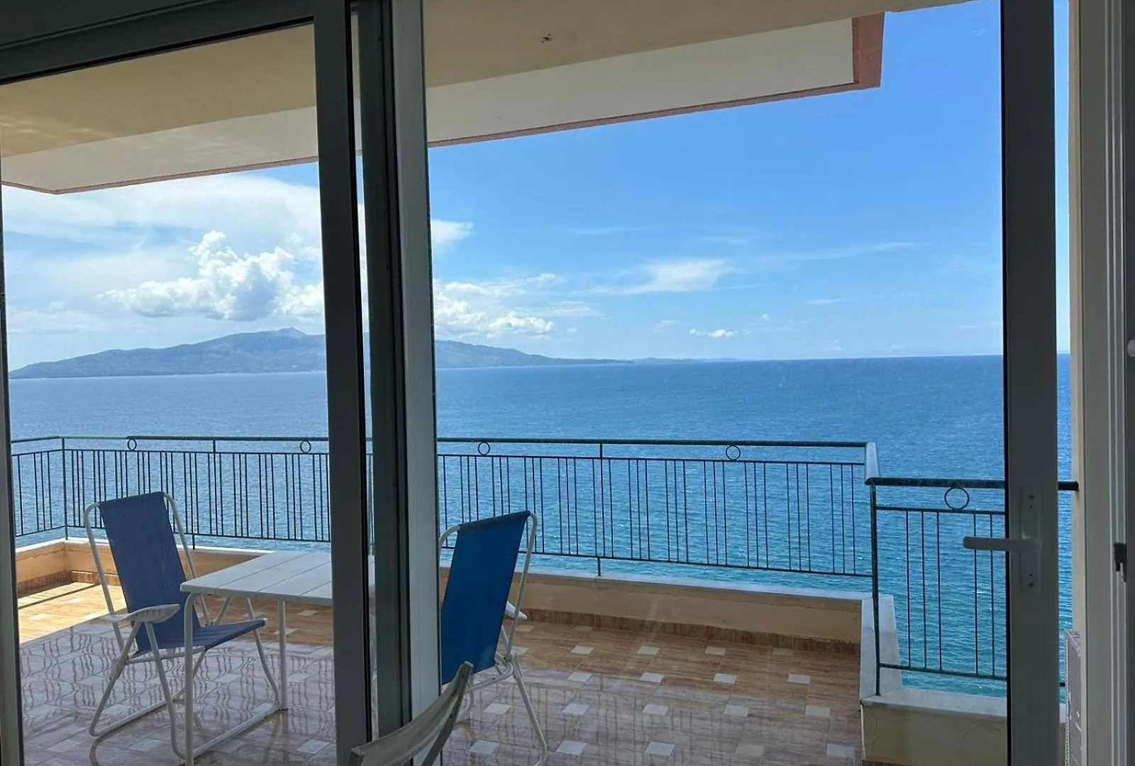 K&T Seaside Deluxe Twobedroom Apartment ساراندا ألبانيا